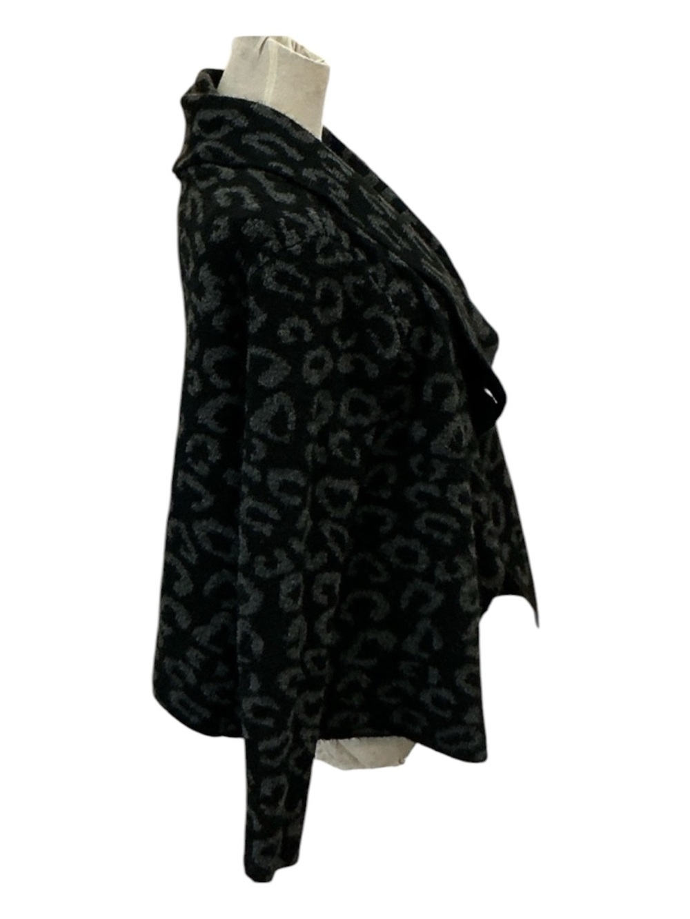 Ricki’s Black & Gray Animal Print Open Front Cardigan Blazer – Women’s Large - Picture 4 of 4